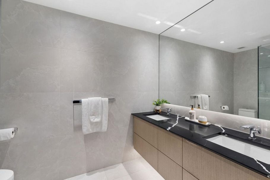 205 5089 Quebec Street Vancouver, BC - 23