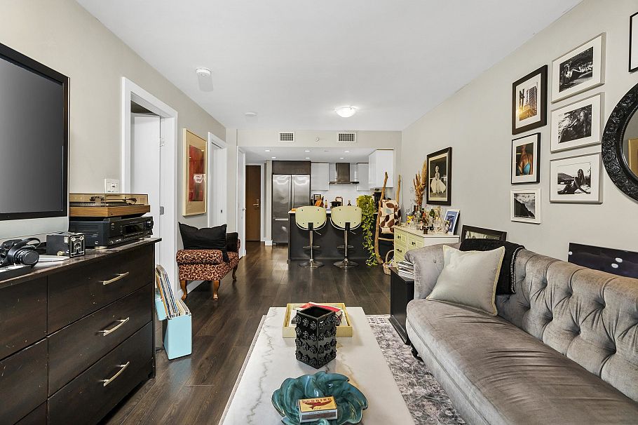 311 1618 Quebec Street Vancouver, BC - 9