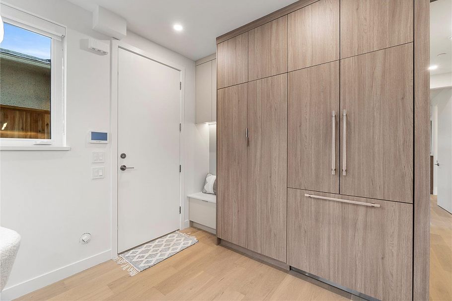 1 4693 Chester Street Vancouver, BC - 14