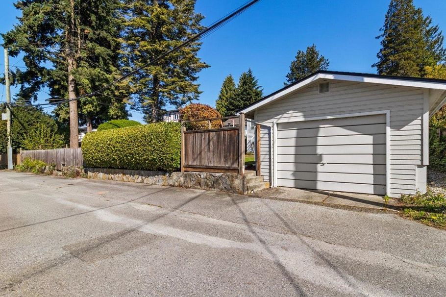 513 E 6th Street North Vancouver, BC - 37