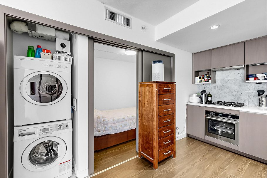 351 38 Smithe Street Vancouver, BC - 17