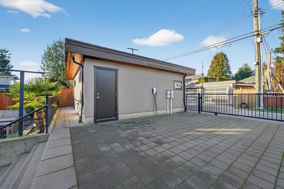 2 252 E 19th Street North Vancouver, BC - 29