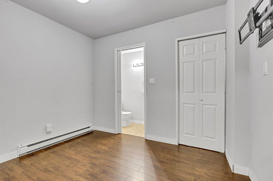 5 1535 St. Georges Avenue North Vancouver, BC - 14