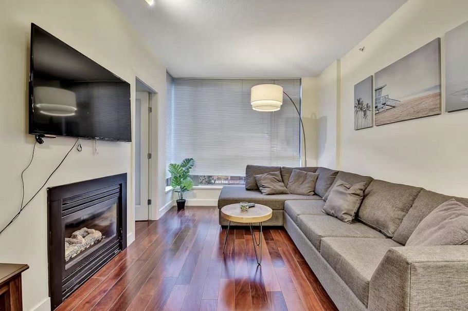 401 1238 Burrard Street Vancouver, BC - 2