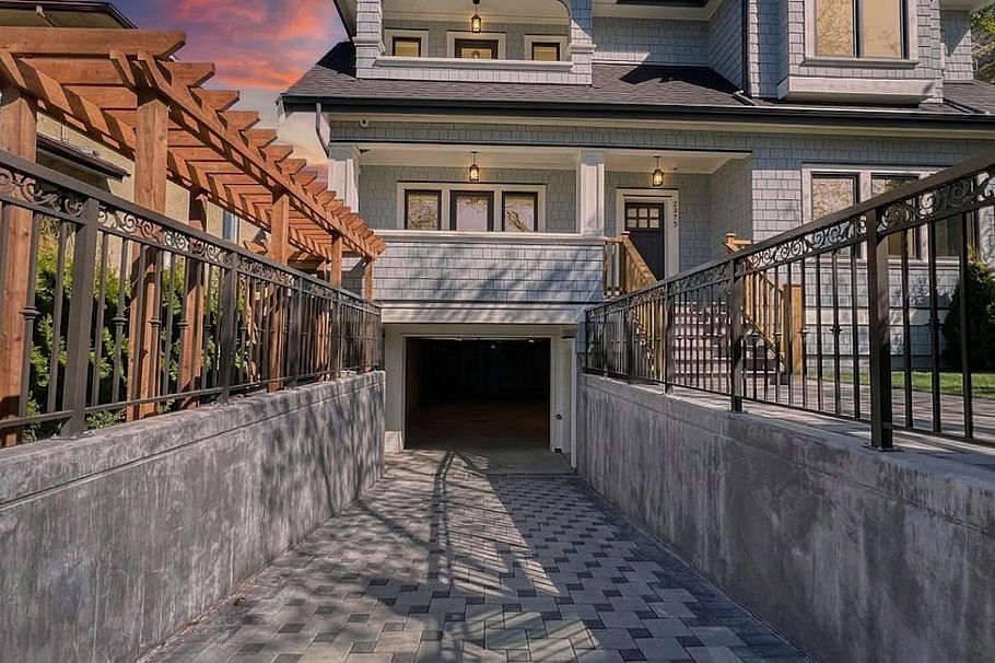 2373 7th Ave W Vancouver, BC - 34