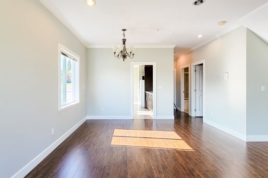 3096 E 26th Avenue Vancouver, BC - 5