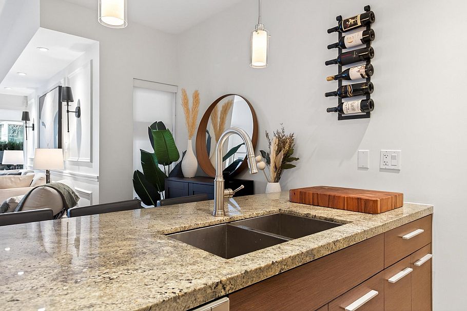 2538 Maple Street Vancouver, BC - 17