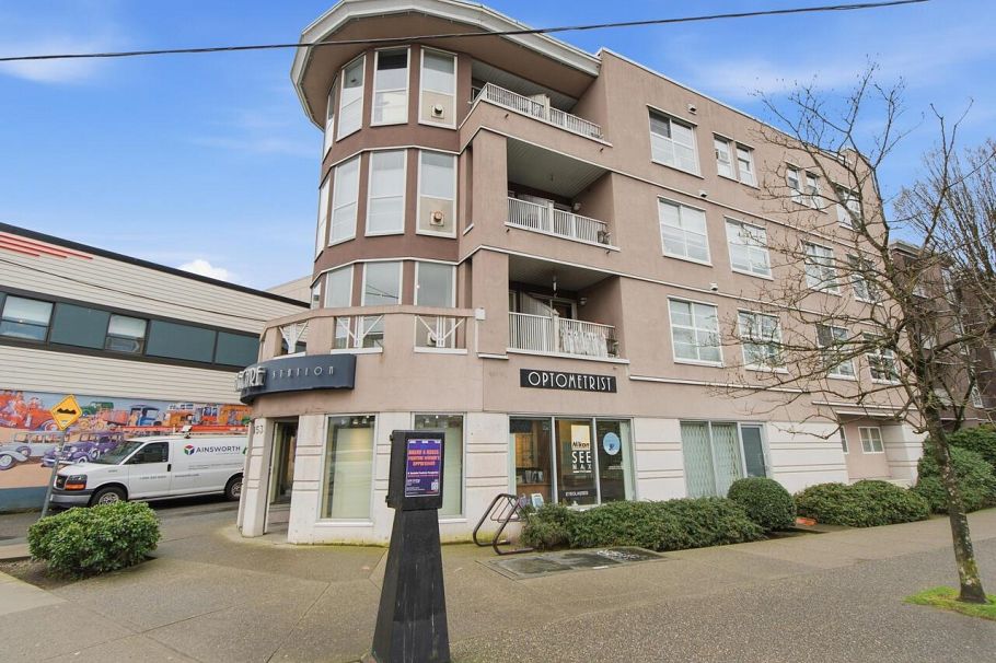 206 1688 E 8th Avenue Vancouver, BC - 1