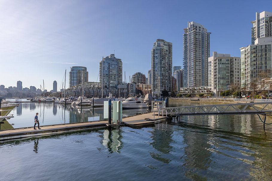 1507 1033 Marinaside Crescent Vancouver, BC - 24