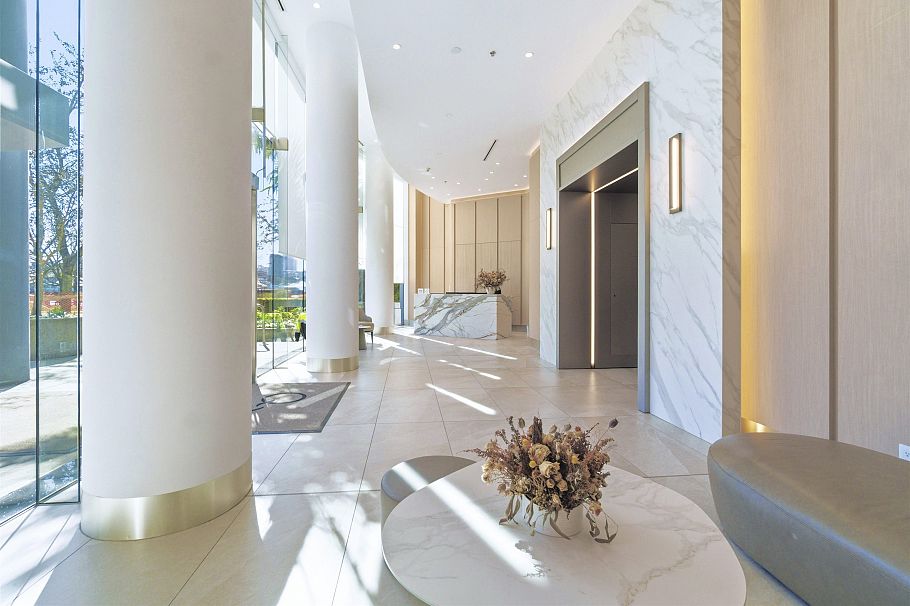 3608 1033 Marinaside Crescent Vancouver, BC - 2