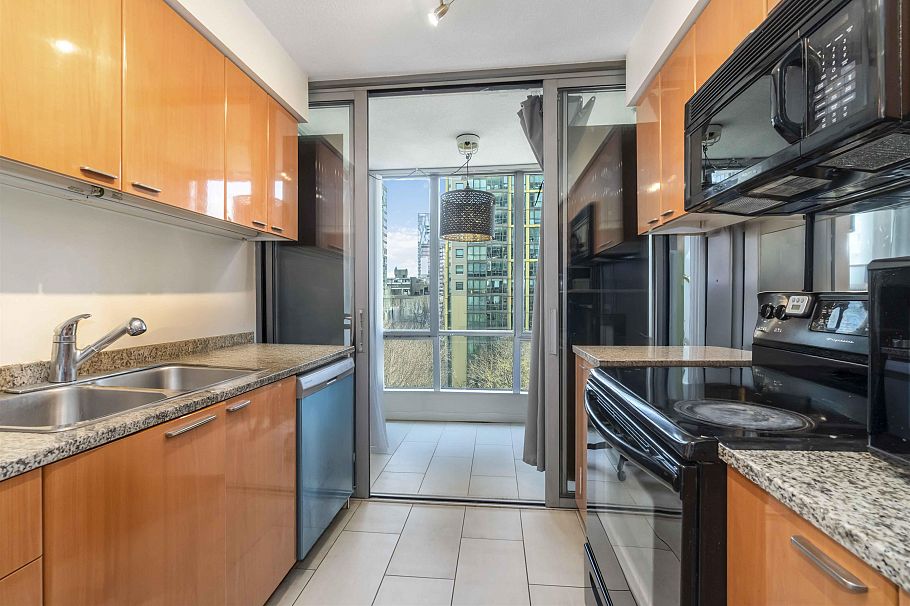 1408 1288 W Georgia Street Vancouver, BC - 11