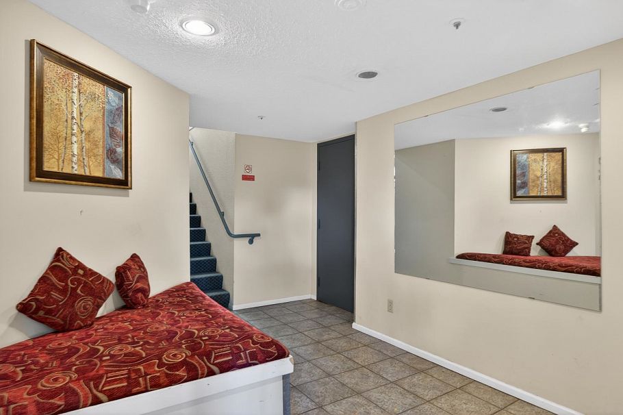 101 1689 E 4th Avenue Vancouver, BC - 31