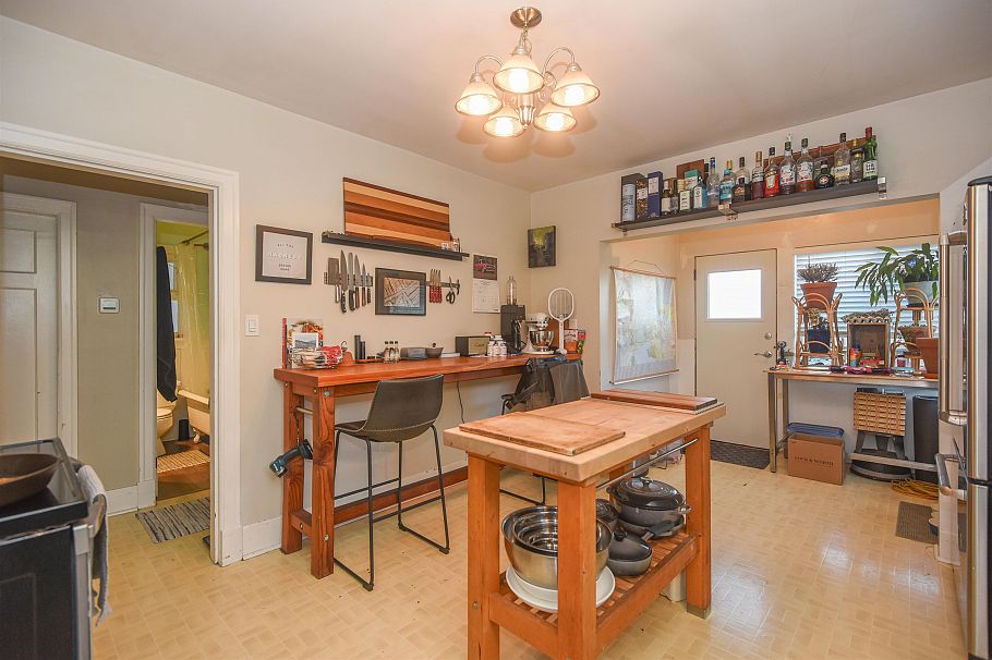 2881 Adanac Street Vancouver, BC - 4