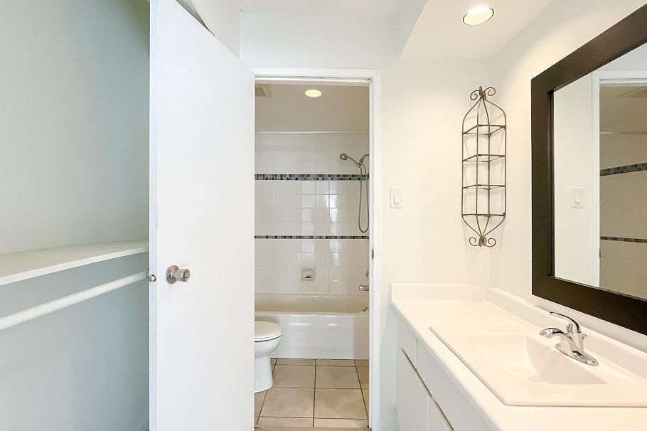 309 1500 Pendrell Street Vancouver, BC - 10