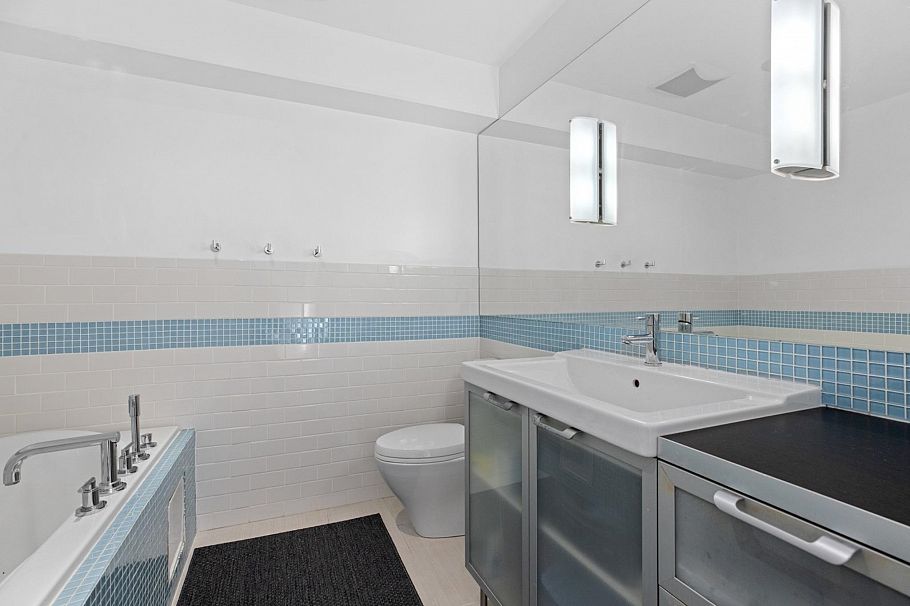 1286 W 7th Avenue Vancouver, BC - 14