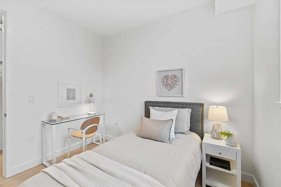 2 4963 Chester Street Vancouver, BC - 17