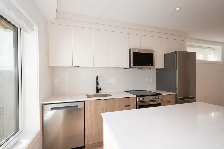 3679 Pandora Street Vancouver, BC - 30