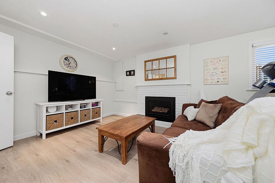 2223 Greylynn Crescent North Vancouver, BC - 22