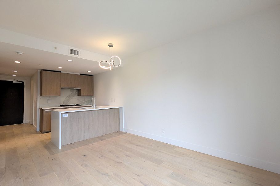 802 1210 E 27th Street North Vancouver, BC - 6
