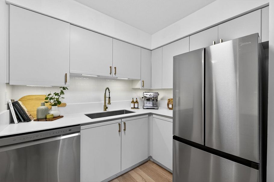 101 1689 E 4th Avenue Vancouver, BC - 4