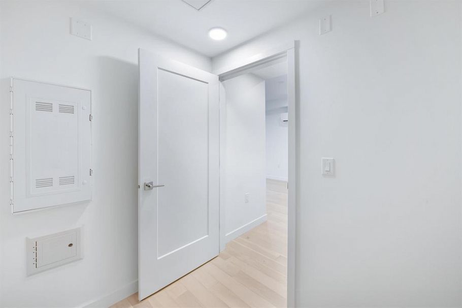 871 33 Avenue Vancouver, BC - 19