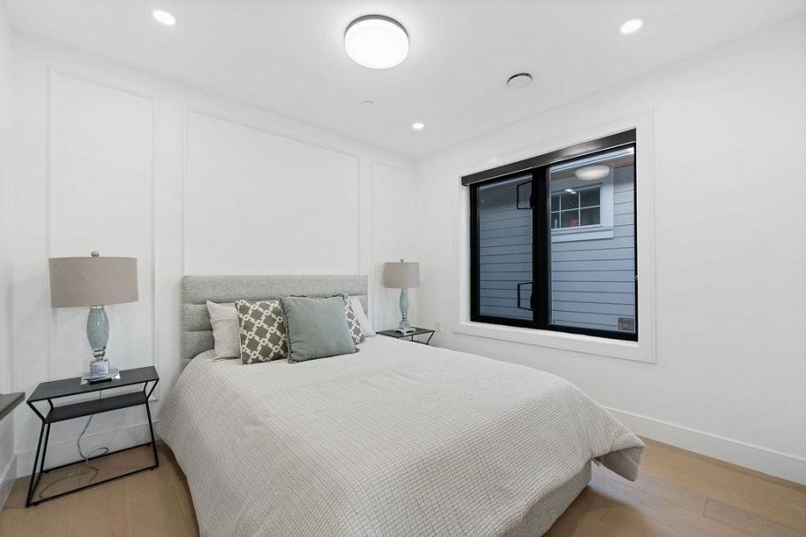 3 2282 E 8th Avenue Vancouver, BC - 30