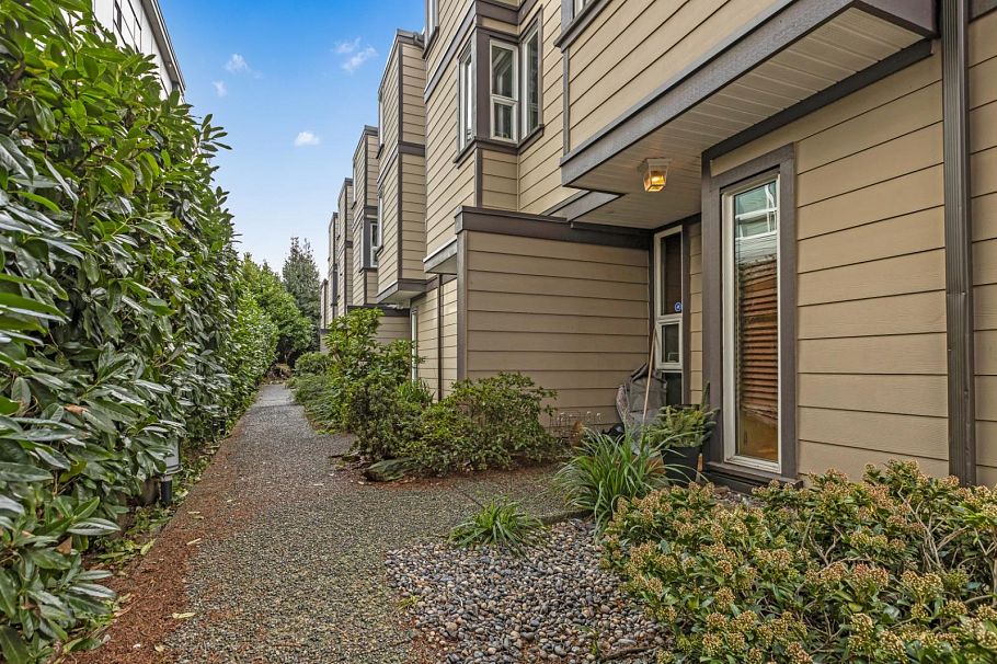 5 1535 St. Georges Avenue North Vancouver, BC - 1