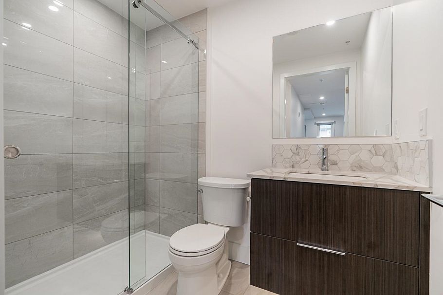 109 2085 E 1st Avenue Vancouver, BC - 11