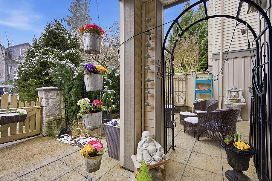 154 1100 E 29th Street North Vancouver, BC - 2