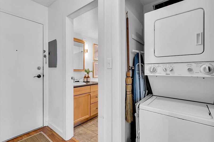 407 1476 W 10th Avenue Vancouver, BC - 18