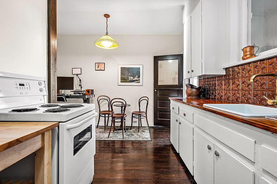 1829 1831 W 2nd Avenue Vancouver, BC - 17