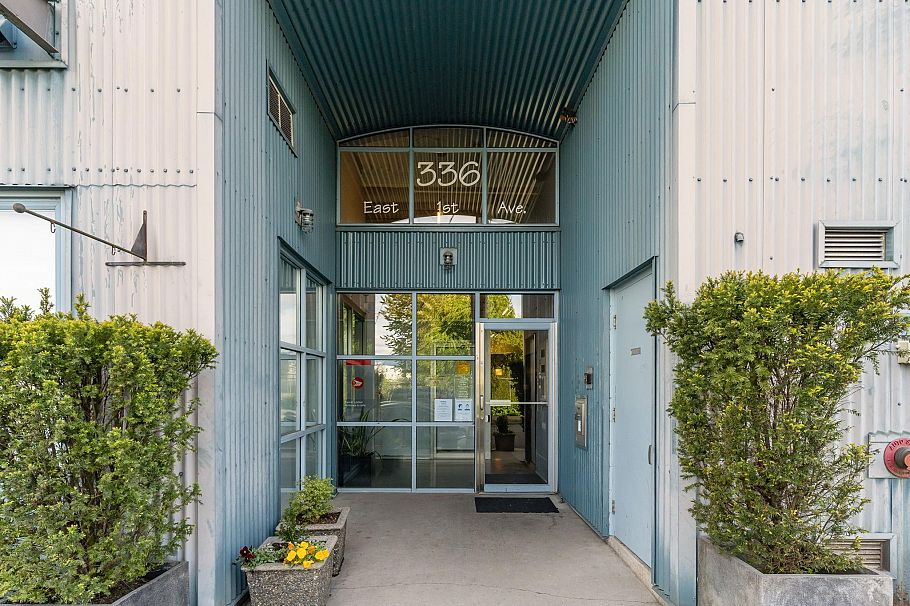 211 336 E 1st Avenue Vancouver, BC - 2