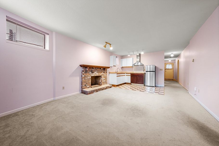 2291 E 40th Avenue Vancouver, BC - 35