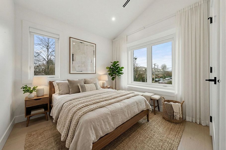 3483 Adanac Street Vancouver, BC - 20