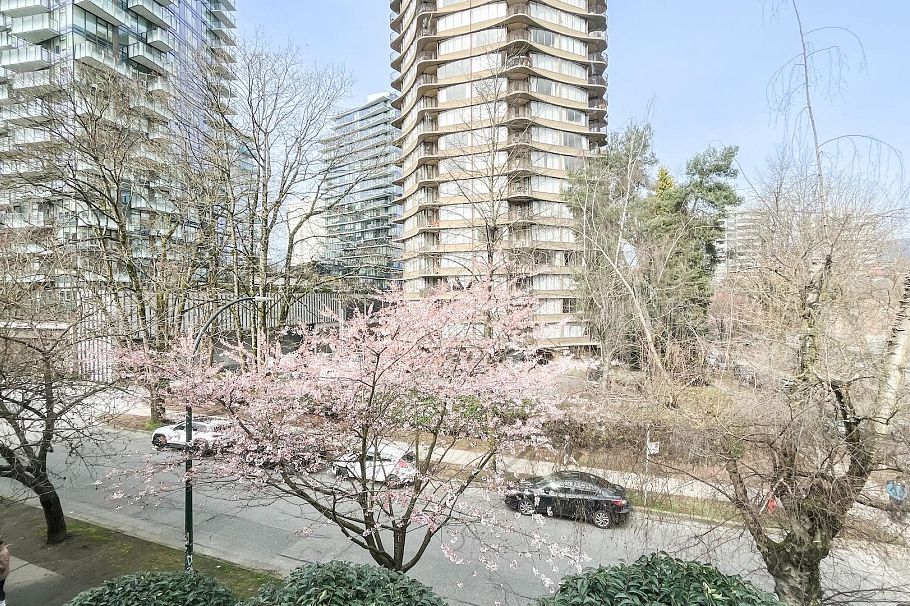 309 1500 Pendrell Street Vancouver, BC - 7