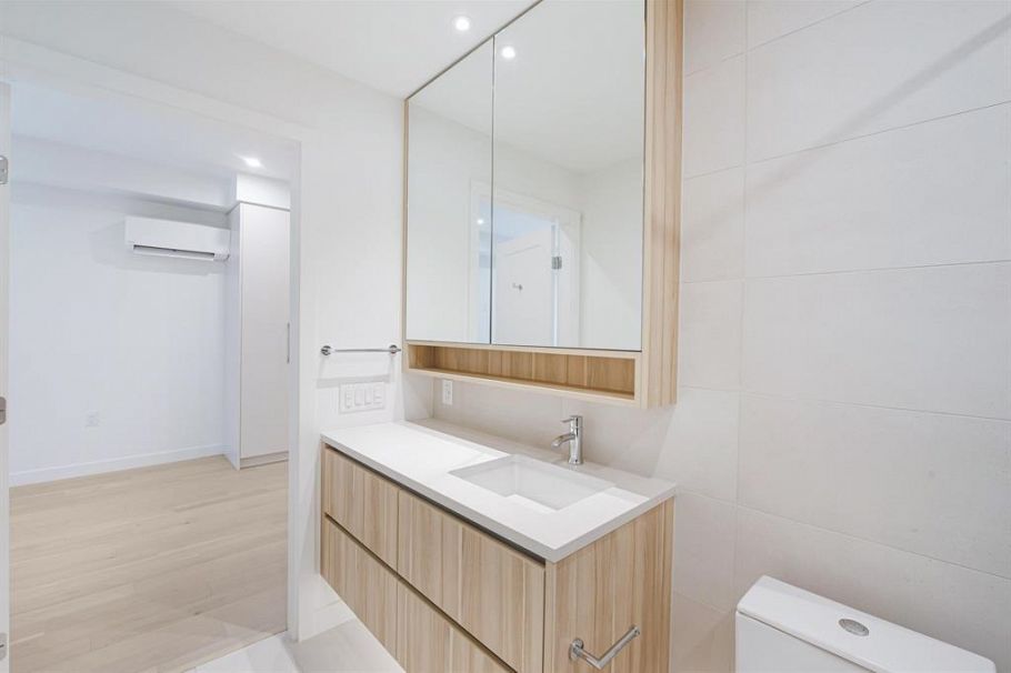 871 33 Avenue Vancouver, BC - 10