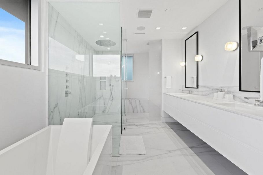 2705 W 30th Avenue Vancouver, BC - 24