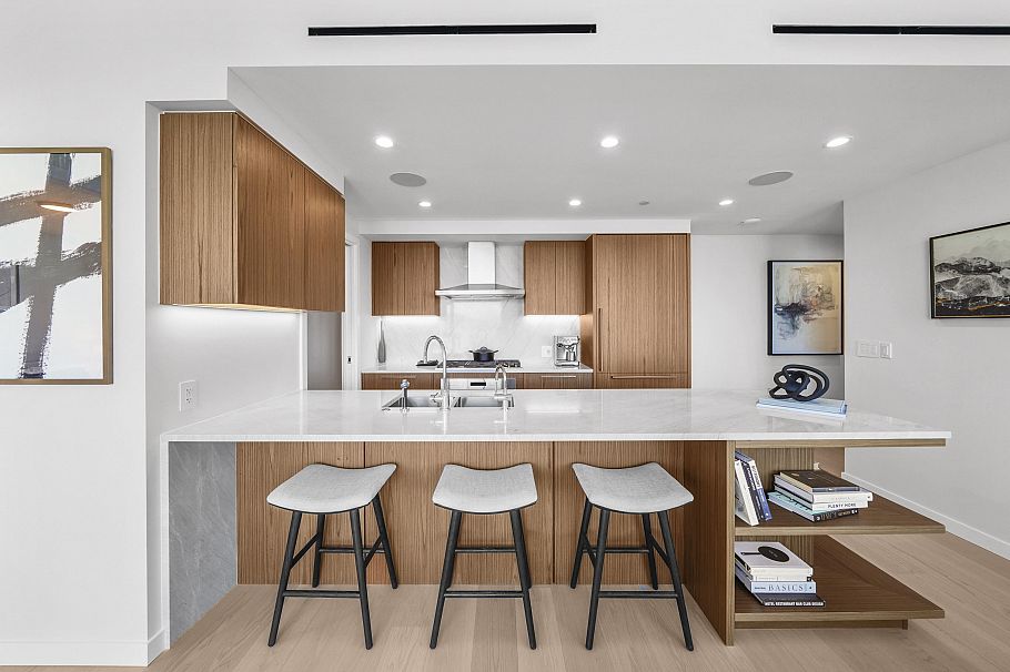 3405 1335 Howe Street Vancouver, BC - 2