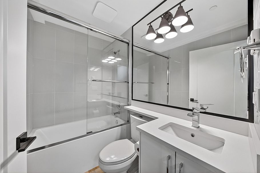 516 W 60th Avenue Vancouver, BC - 29