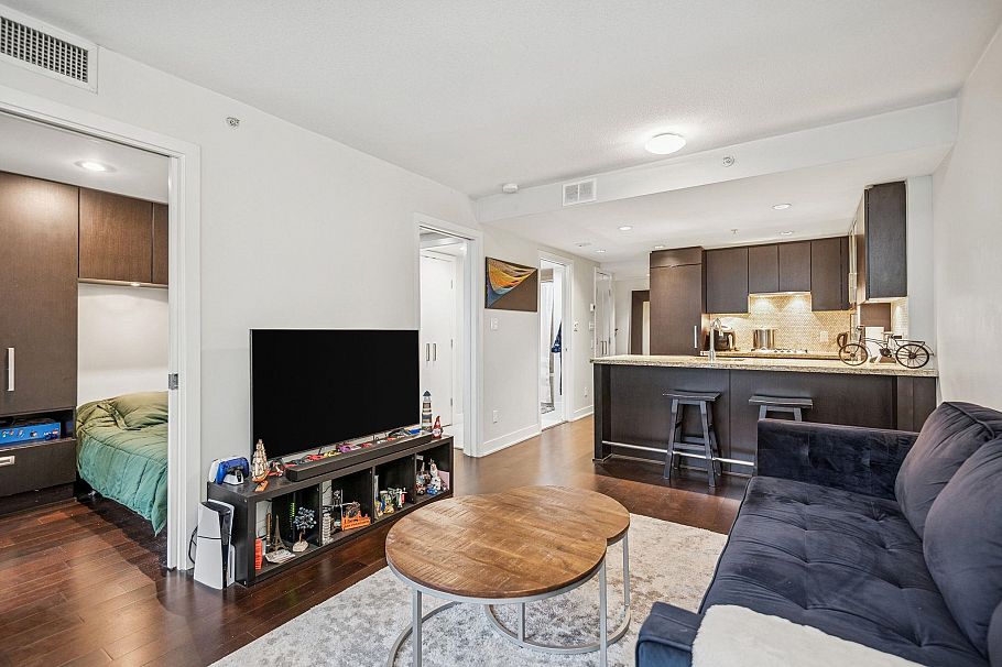 301 1055 Richards Street Vancouver, BC - 10