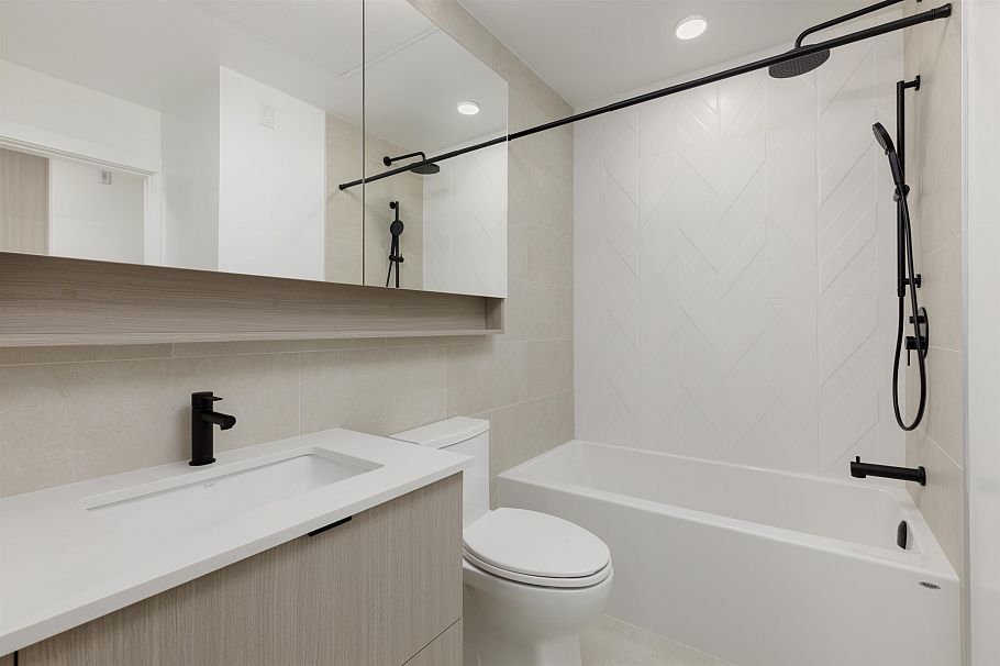 406 2268 E Broadway Street Vancouver, BC - 18