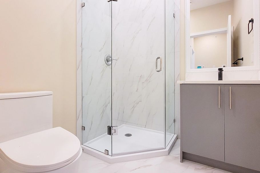 3431 E 23rd Avenue Vancouver, BC - 18