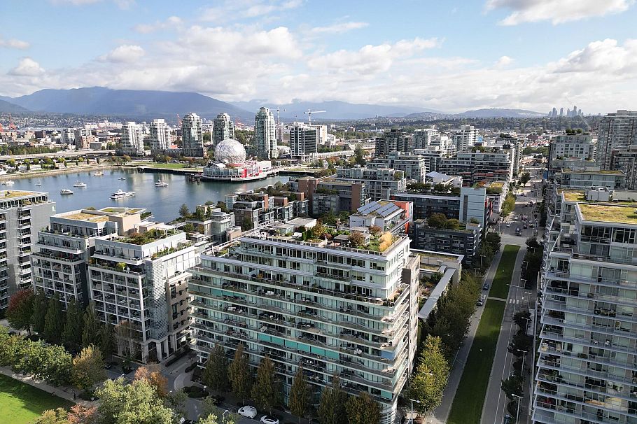 305 1775 Quebec Street Vancouver, BC - 3