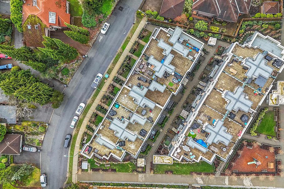 176 2035 Glenaire Drive North Vancouver, BC - 2