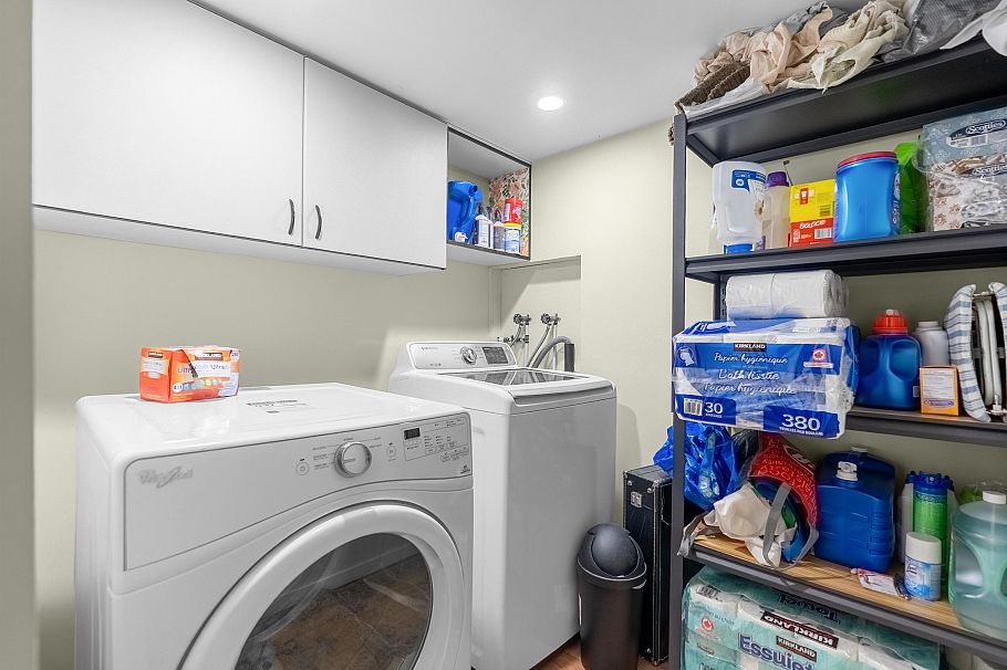 518 W 23rd Street North Vancouver, BC - 28