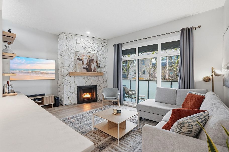 303 1516 Charles Street Vancouver, BC - 3