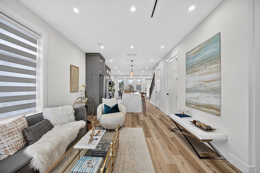 514 W 60th Avenue Vancouver, BC - 2