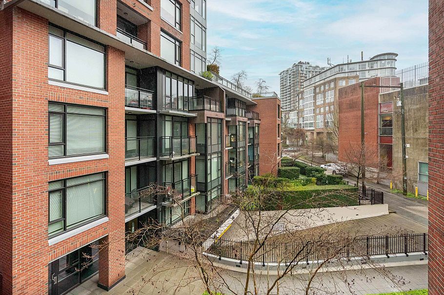 302 2321 Scotia Street Vancouver, BC - 19
