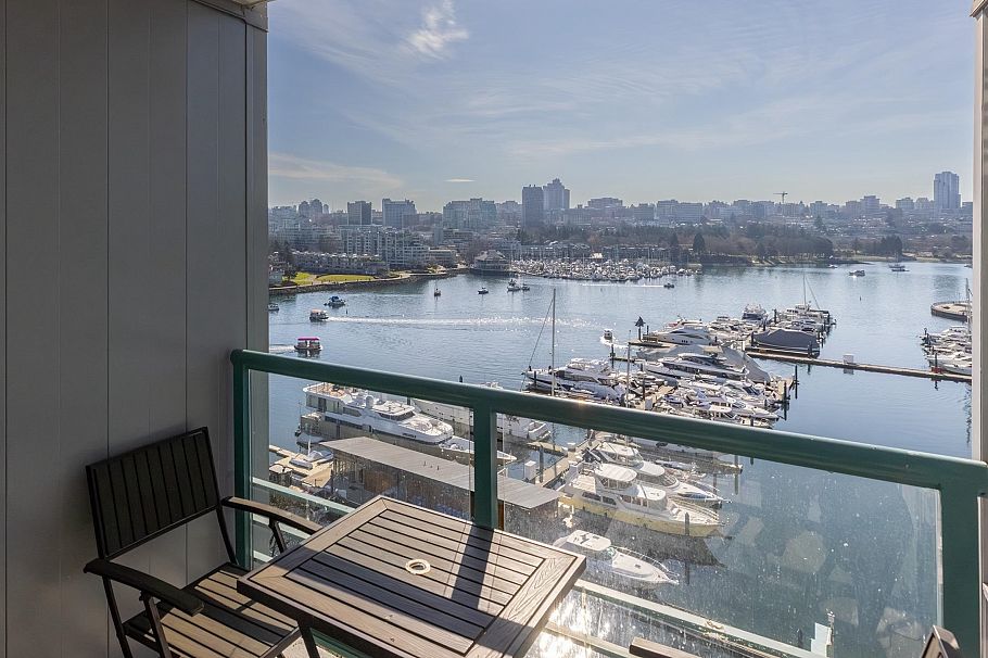 1507 1033 Marinaside Crescent Vancouver, BC - 8