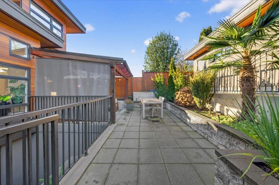 2 252 E 19th Street North Vancouver, BC - 28